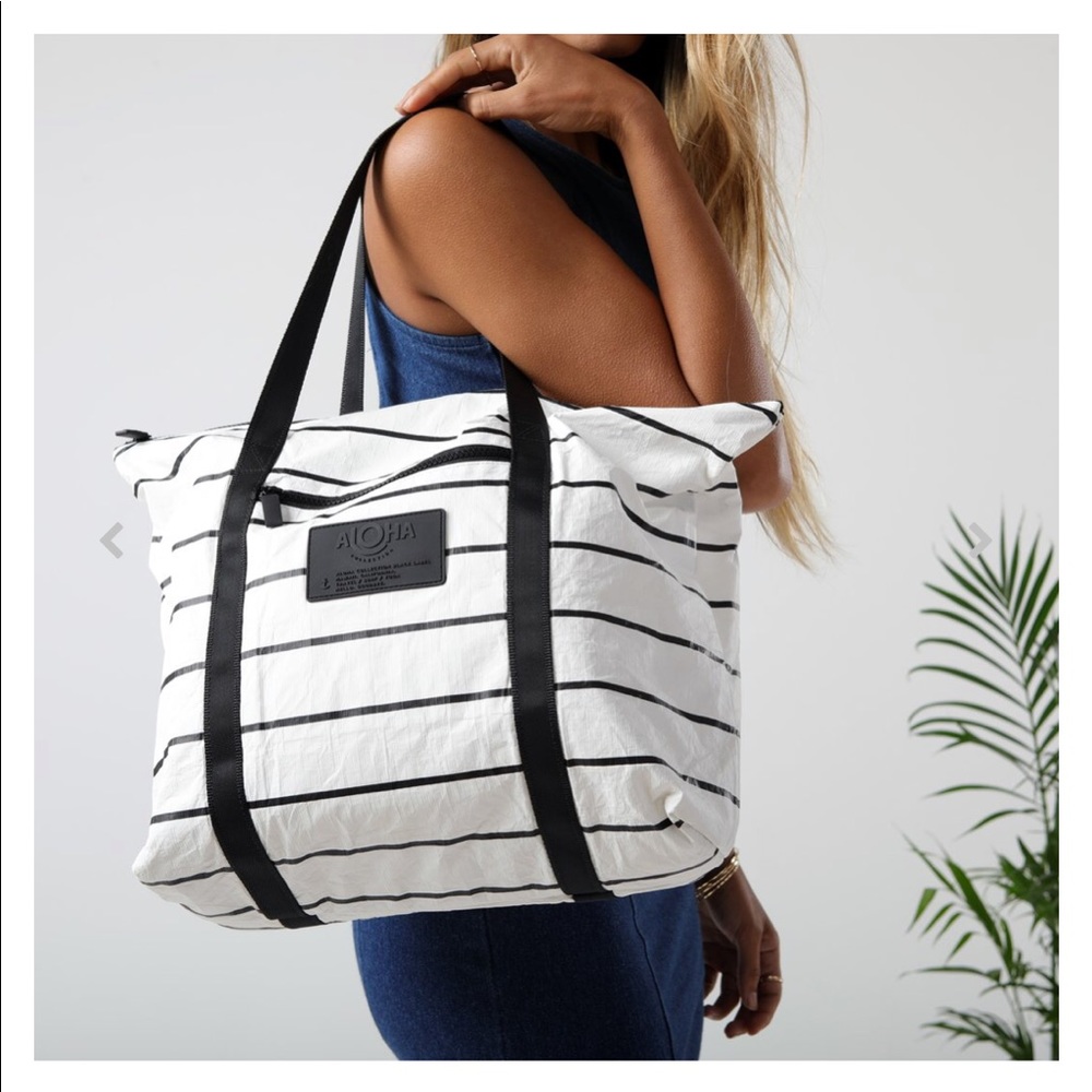 Aloha Collection Pinstripe Zipper Tote - NWT
